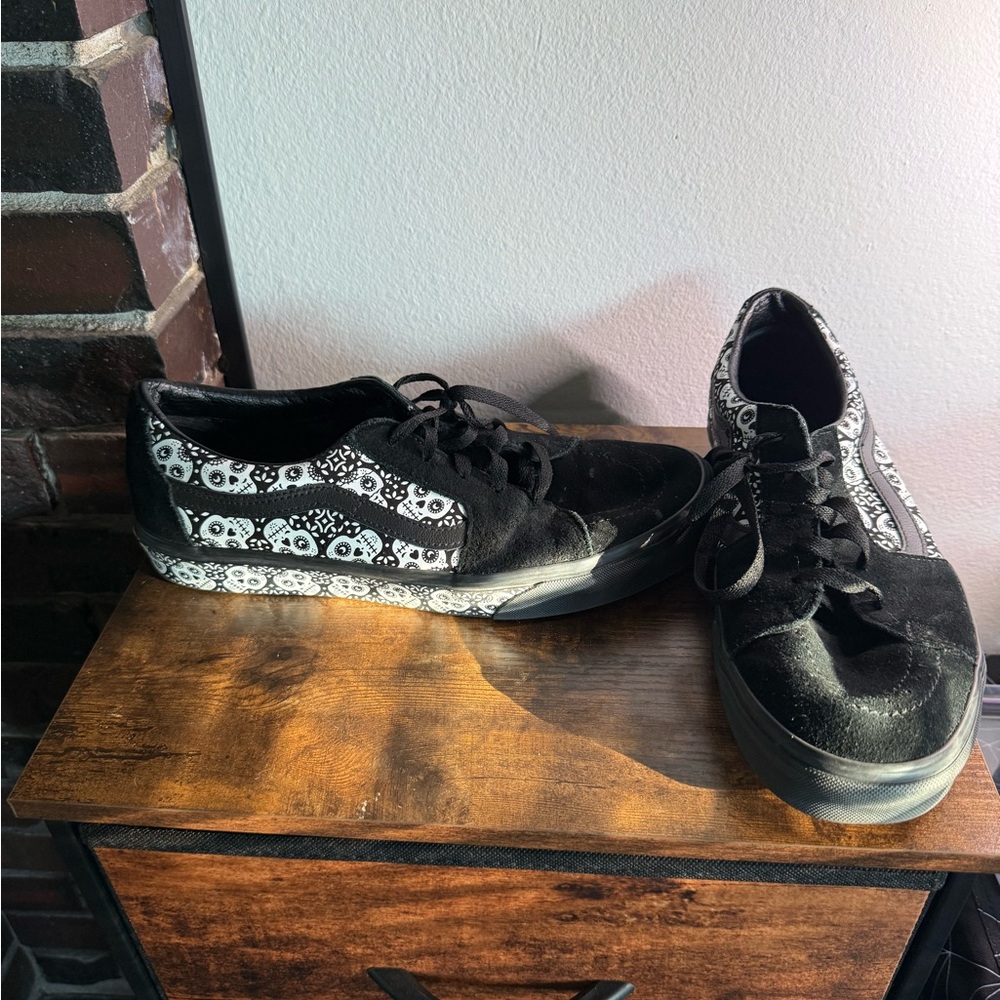 Vans Sugar Skull Lace Up Skate Shoes - Sz 11.5 - EUC